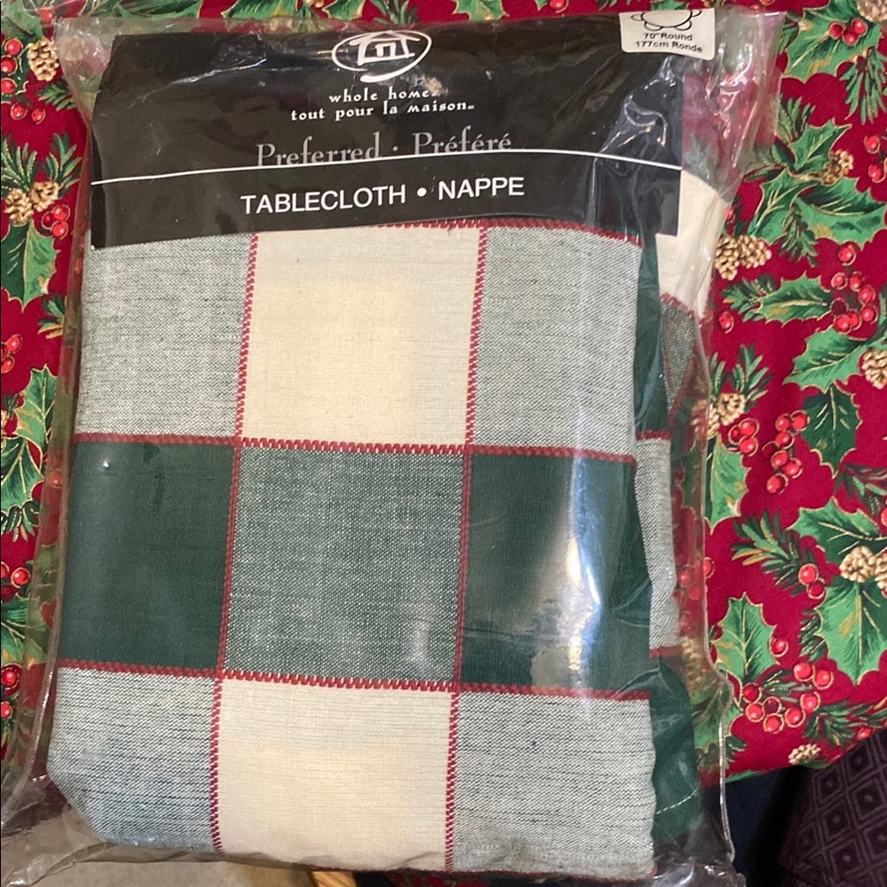 Green and White Plaid Table Linens for Dining